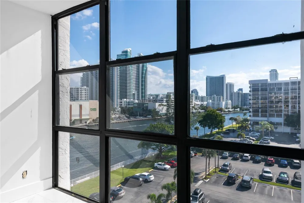 800 Parkview Drive #718 Hallandale Beach, FL 33009