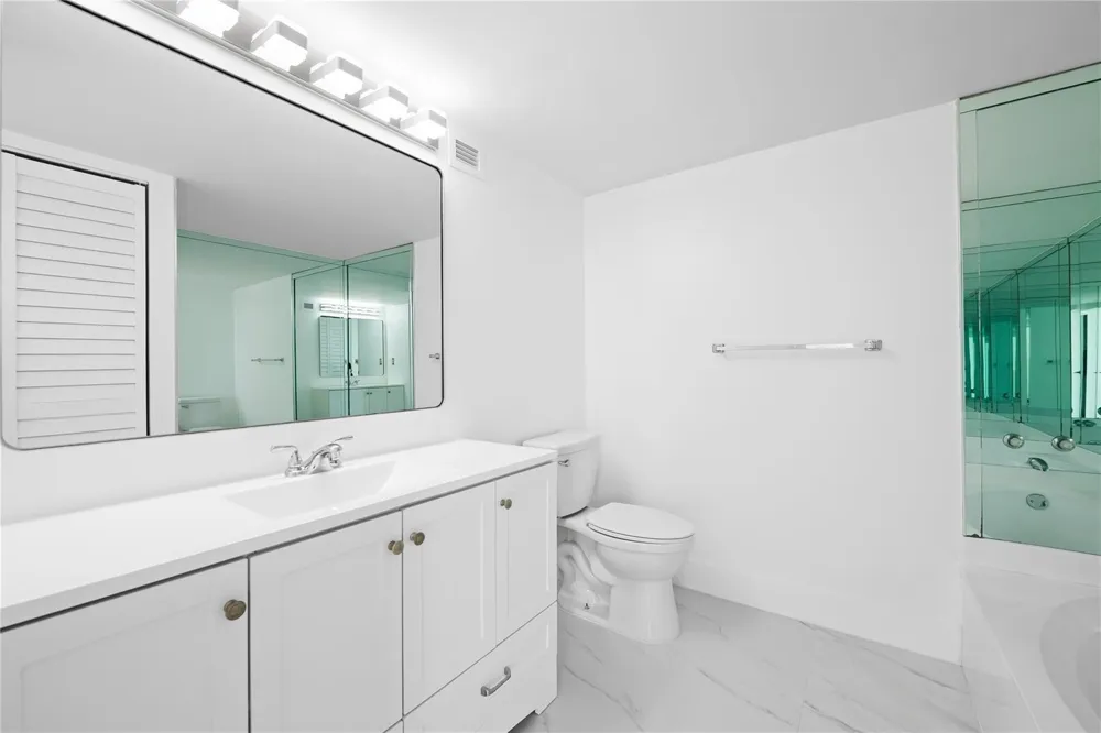 800 Parkview Drive #718 Hallandale Beach, FL 33009