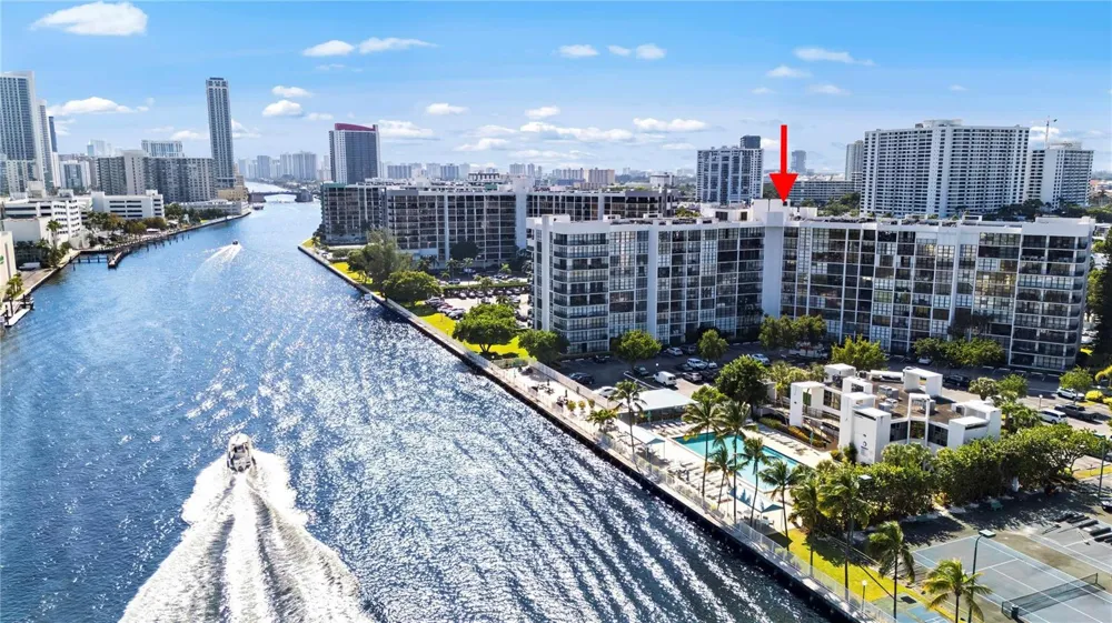 800 Parkview Drive #718 Hallandale Beach, FL 33009