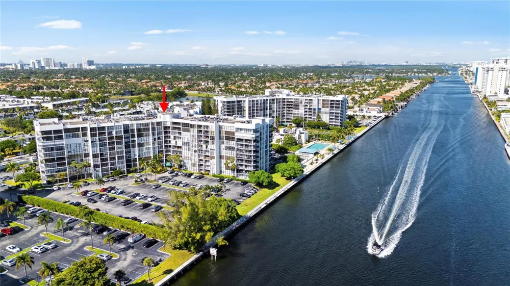 800 Parkview Drive #718 Hallandale Beach, FL 33009