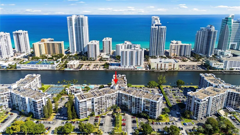 800 Parkview Drive #718 Hallandale Beach, FL 33009