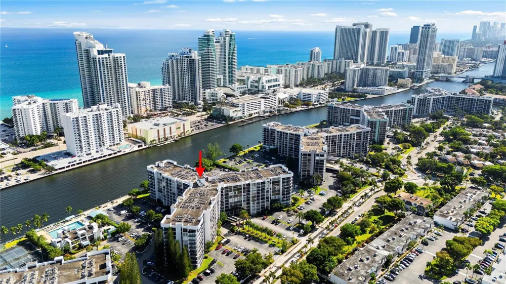 800 Parkview Drive #718 Hallandale Beach, FL 33009