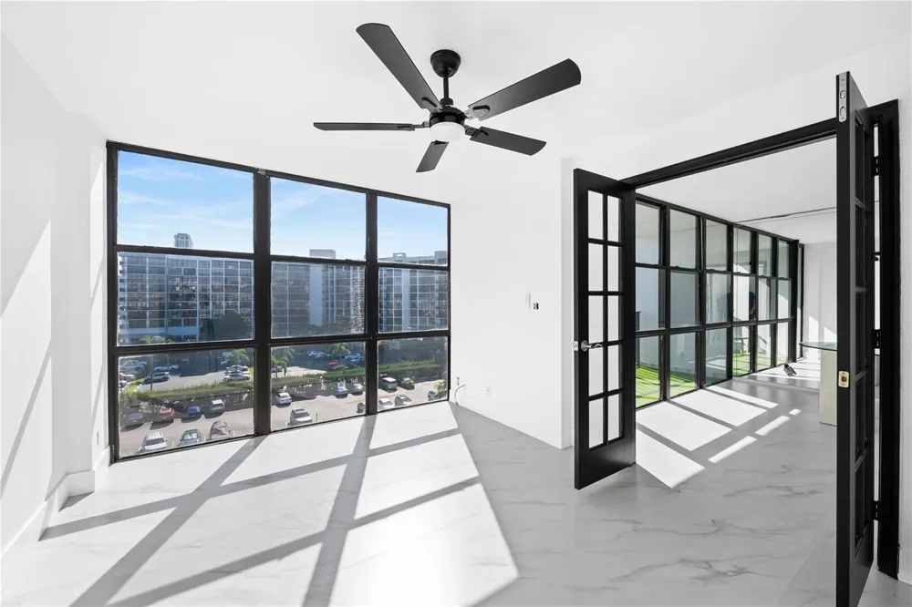 800 Parkview Drive #718 Hallandale Beach, FL 33009
