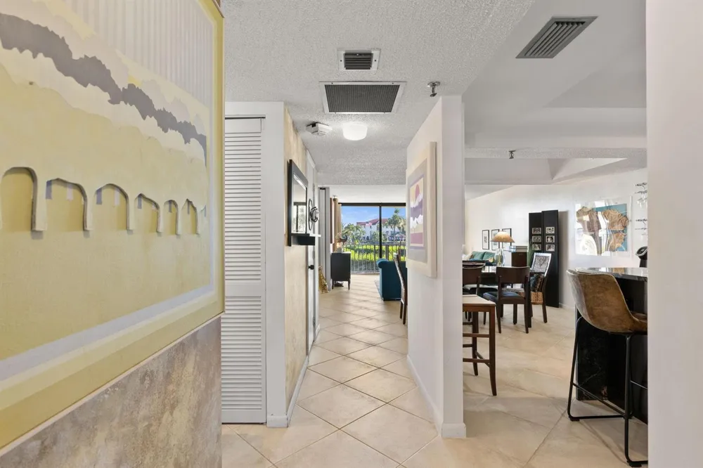 7020 Half Moon Circle #105 Hypoluxo, FL 33462