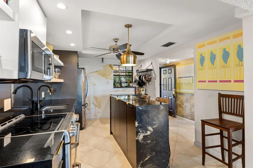7020 Half Moon Circle #105 Hypoluxo, FL 33462