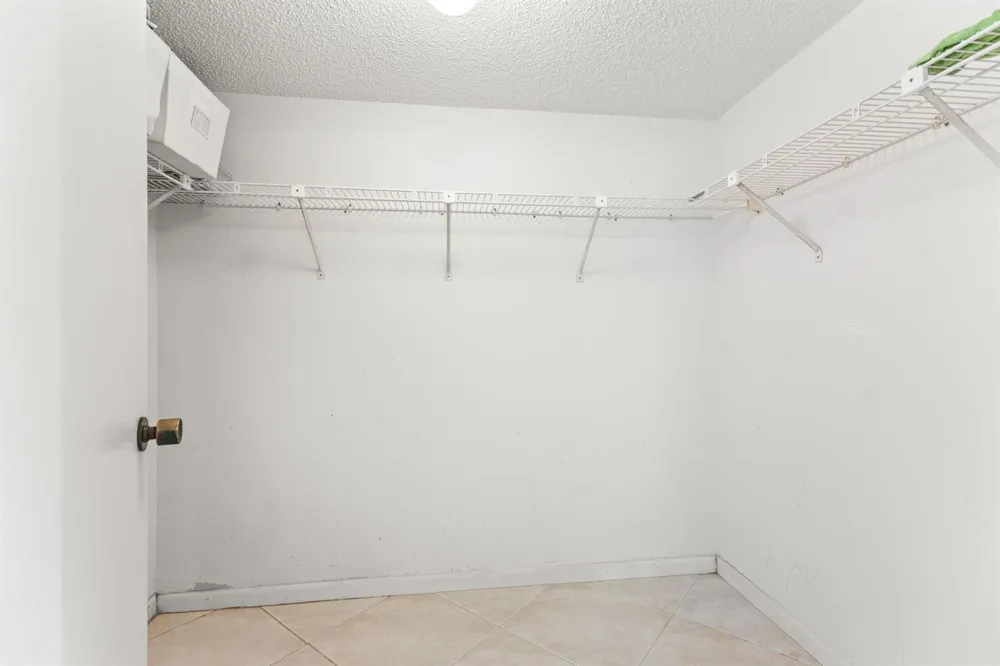 7020 Half Moon Circle #105 Hypoluxo, FL 33462