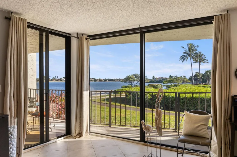 7020 Half Moon Circle #105 Hypoluxo, FL 33462