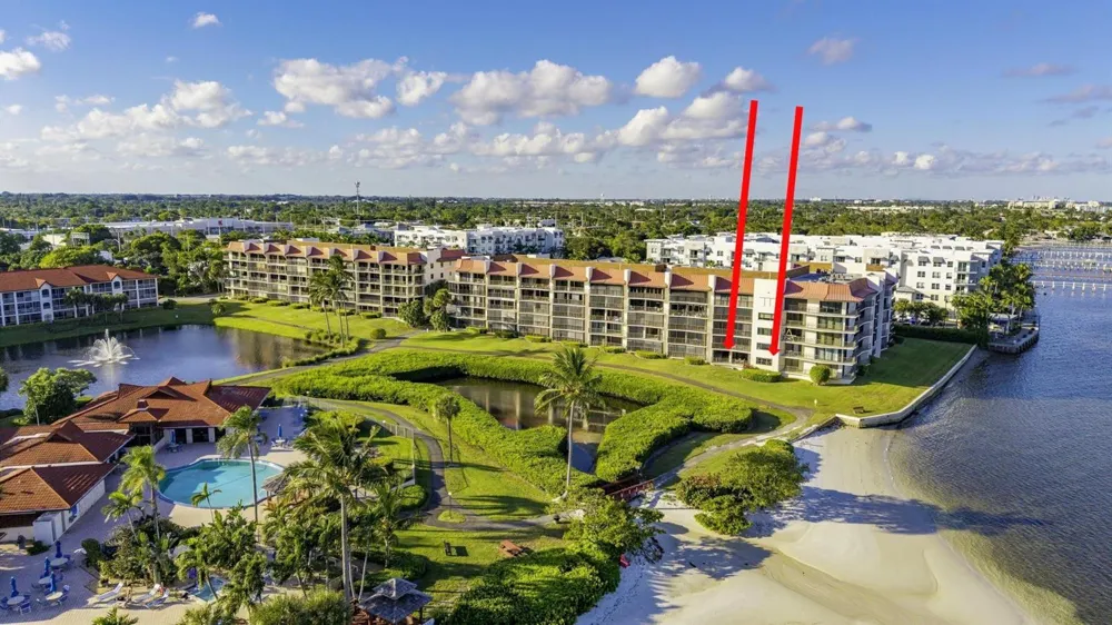 7020 Half Moon Circle #105 Hypoluxo, FL 33462