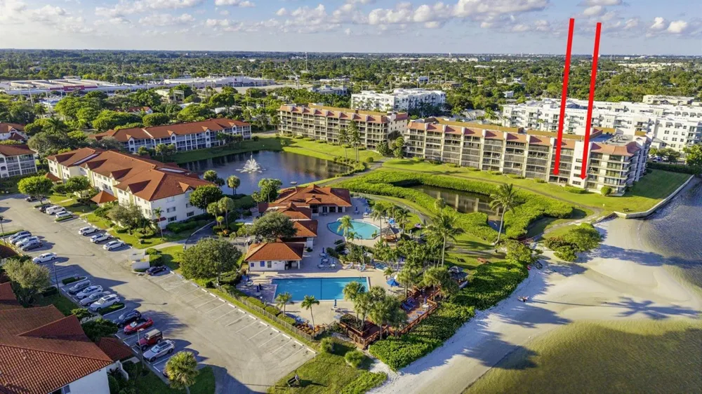 7020 Half Moon Circle #105 Hypoluxo, FL 33462