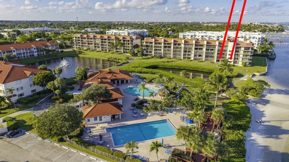 7020 Half Moon Circle #105 Hypoluxo, FL 33462