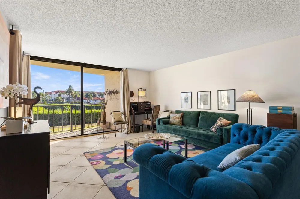 7020 Half Moon Circle #105 Hypoluxo, FL 33462
