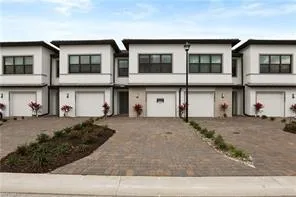 27876 Radiant Court