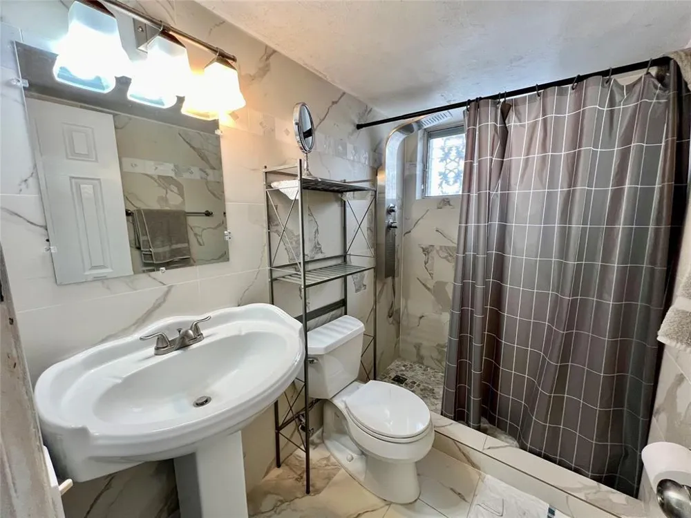 2840 NE 33rd Court #2 Fort Lauderdale, FL 33306