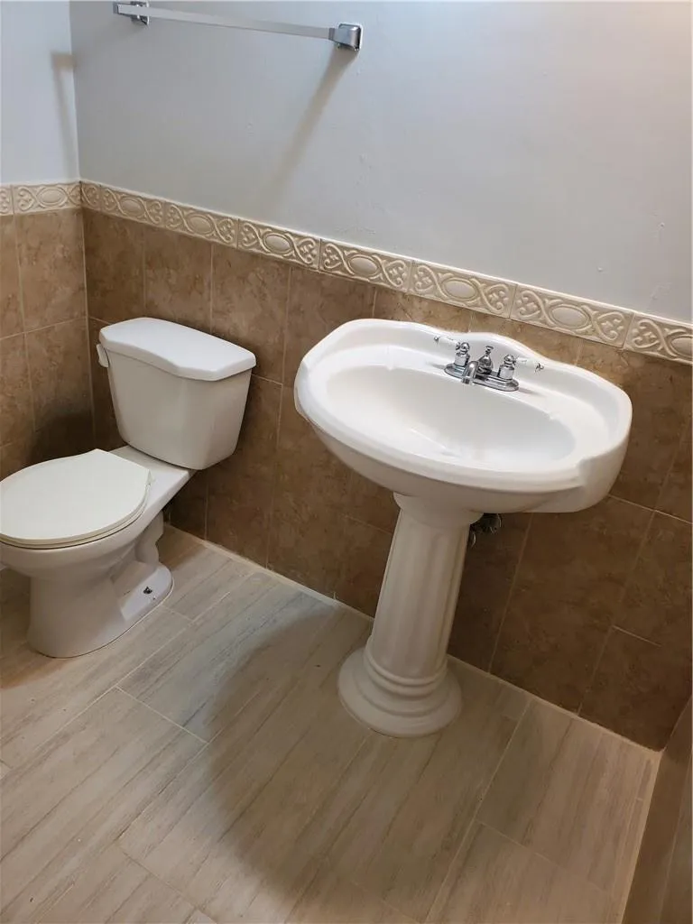 2743 NW 47th Terrace #604 Lauderdale Lakes, FL 33313