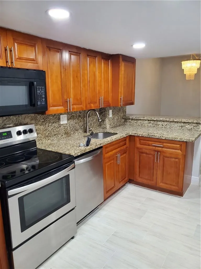 2743 NW 47th Terrace #604 Lauderdale Lakes, FL 33313