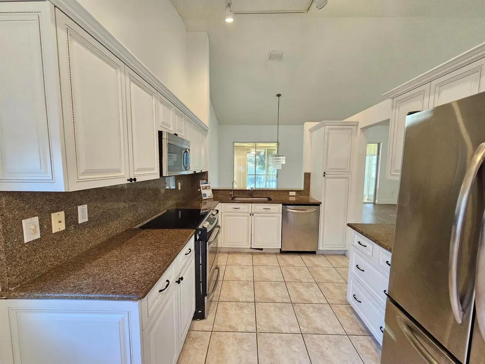 9637 Shadybrook Drive #201 Boynton Beach, FL 33437