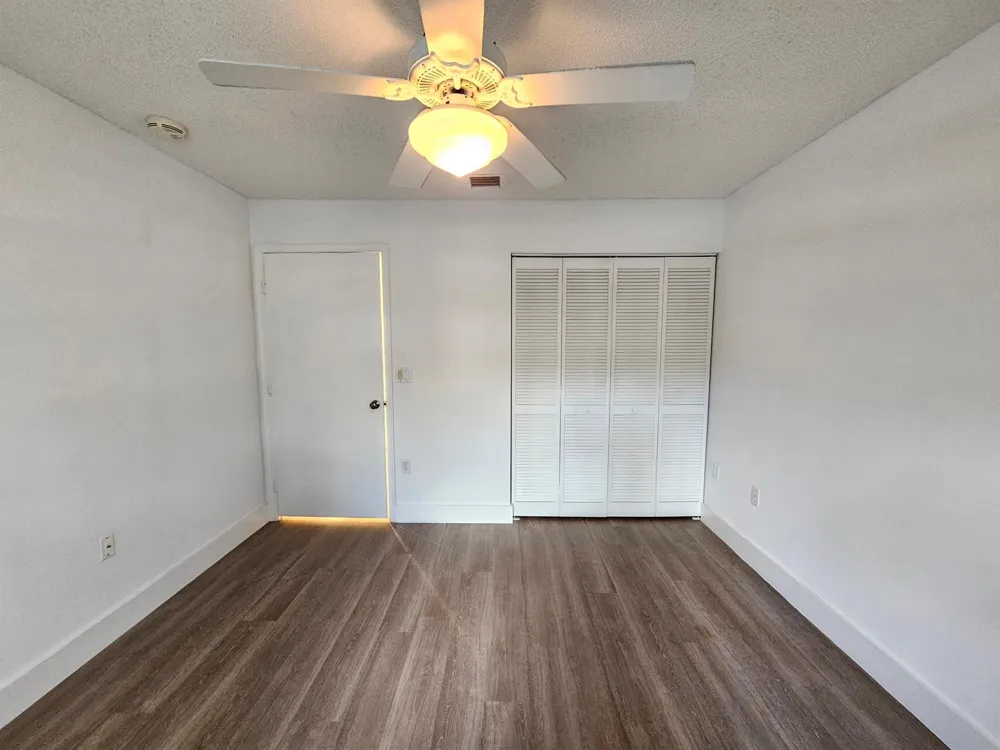 9637 Shadybrook Drive #201 Boynton Beach, FL 33437
