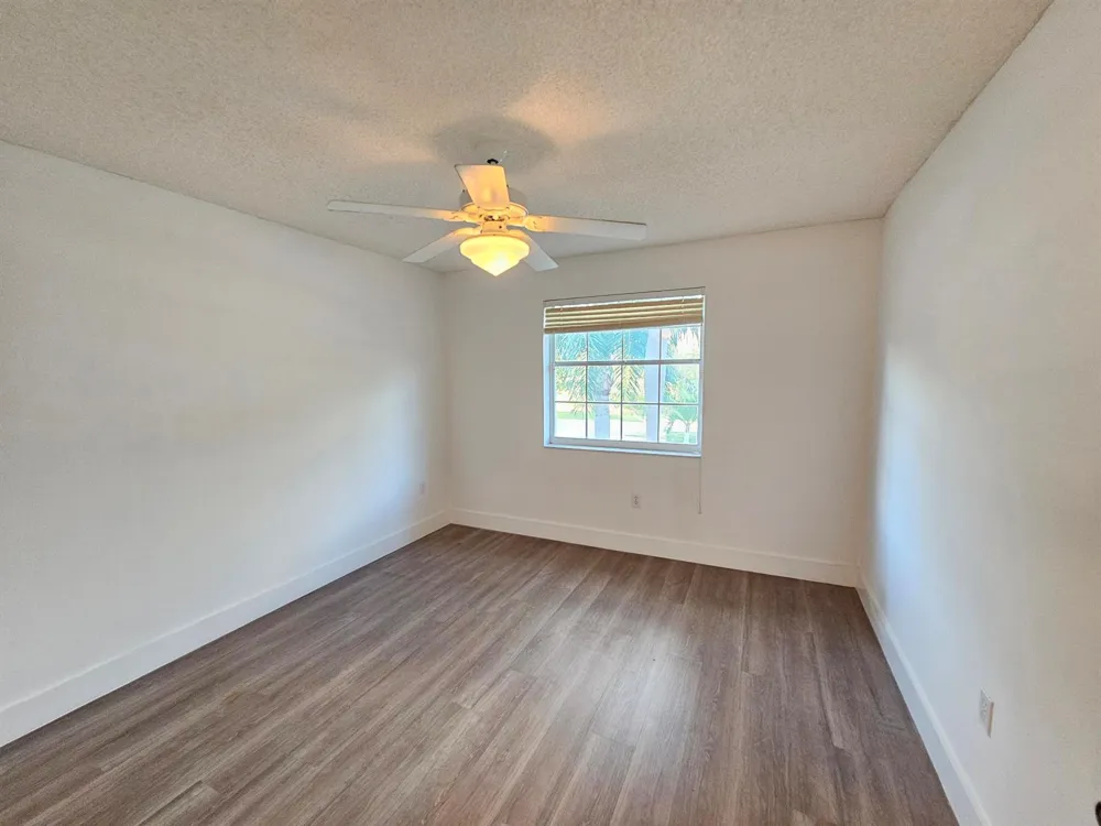 9637 Shadybrook Drive #201 Boynton Beach, FL 33437