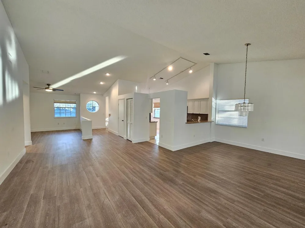 9637 Shadybrook Drive #201 Boynton Beach, FL 33437