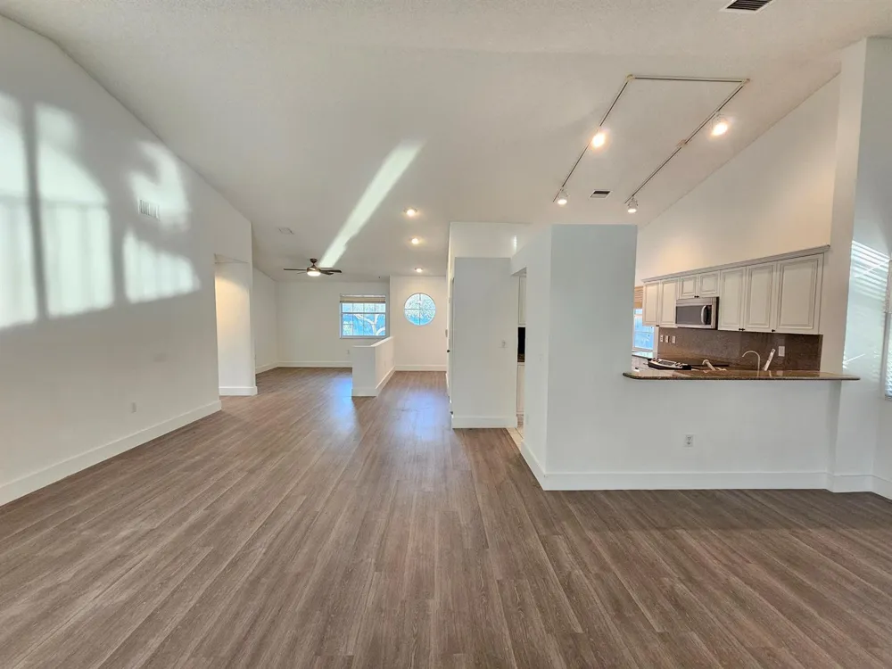 9637 Shadybrook Drive #201 Boynton Beach, FL 33437