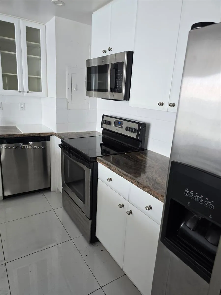 11111 Biscayne Blvd #17D Miami, FL 33181
