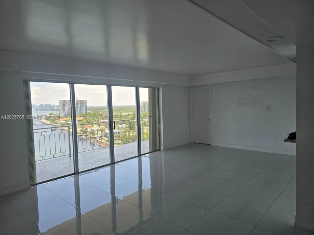 11111 Biscayne Blvd #17D Miami, FL 33181