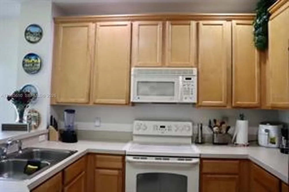 9395 Flowering Cottonwood Orlando, FL 32832