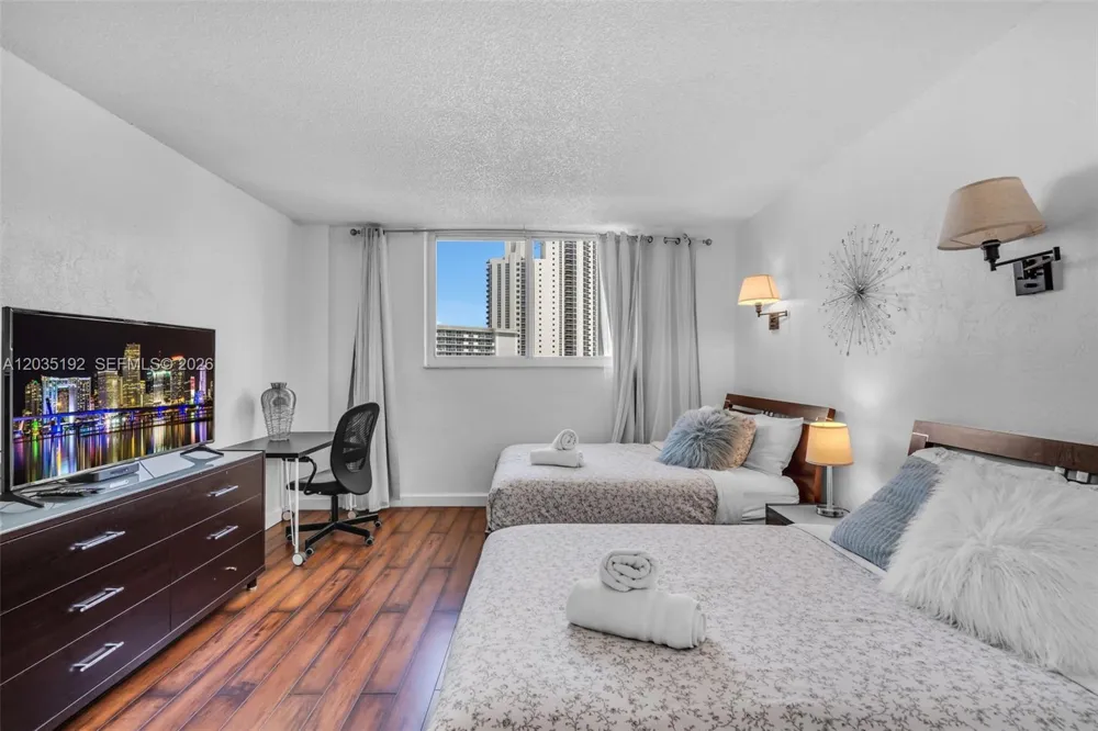 19370 Collins Ave #823 Sunny Isles Beach, FL 33160
