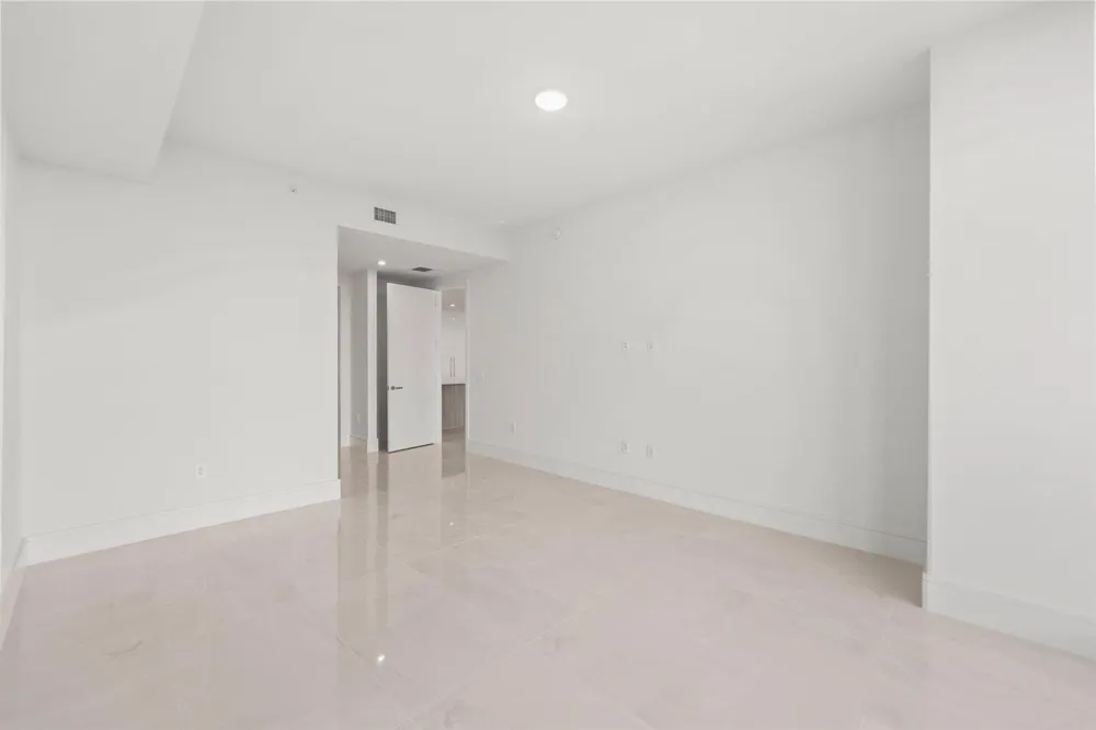 220 Lake Shore Drive #1121 Lake Park, FL 33403