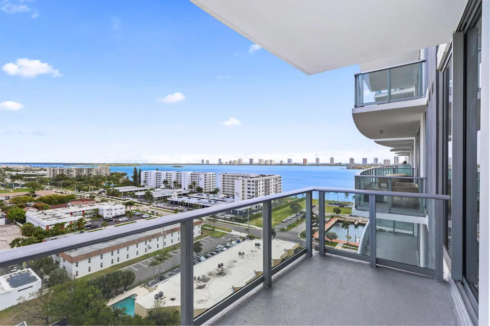 220 Lake Shore Drive #1121 Lake Park, FL 33403
