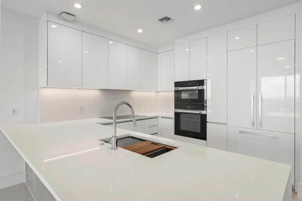 220 Lake Shore Drive #1121 Lake Park, FL 33403