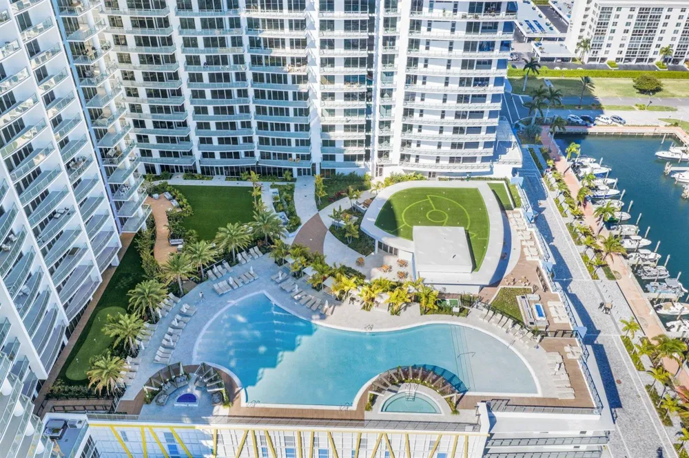 220 Lake Shore Drive #1121 Lake Park, FL 33403