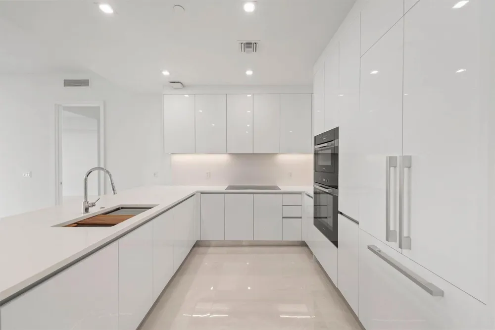 220 Lake Shore Drive #1121 Lake Park, FL 33403
