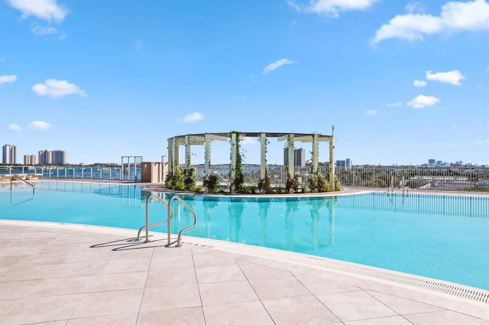 220 Lake Shore Drive #1121 Lake Park, FL 33403