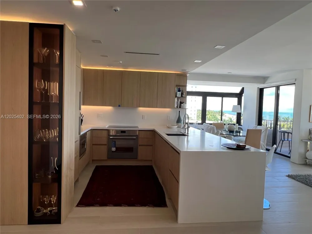 201 Crandon Blvd #642 Key Biscayne, FL 33149