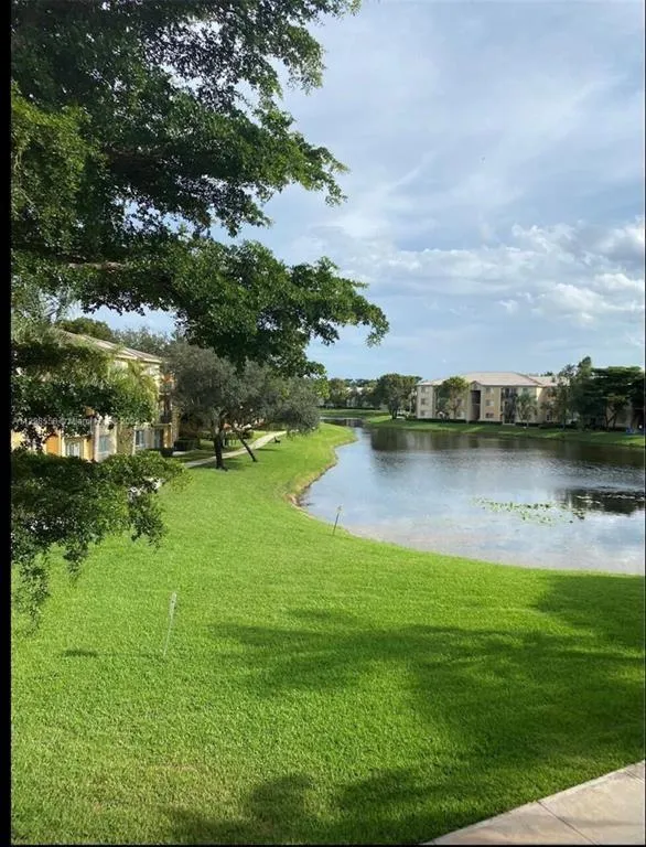 1100 Crestwood Court #1110 Royal Palm Beach, FL 33411