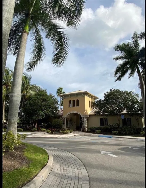 1100 Crestwood Court #1110 Royal Palm Beach, FL 33411