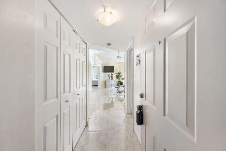 1100 Crestwood Court #1110 Royal Palm Beach, FL 33411