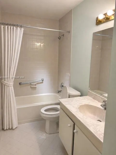 3380 Lucerne Park Dr #4B Green Acres, FL 33467