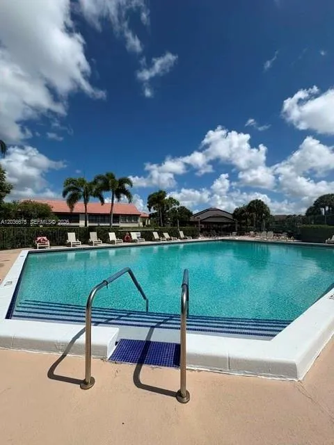3380 Lucerne Park Dr #4B Green Acres, FL 33467