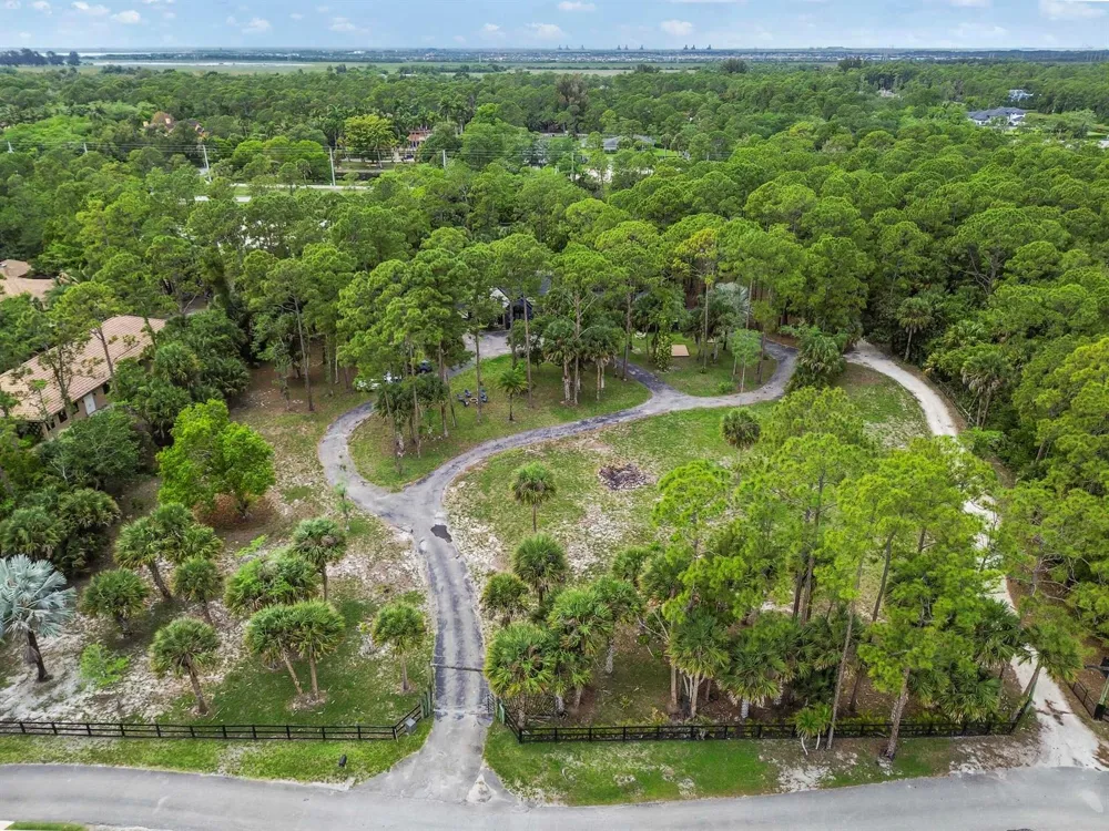 1339 Gallop Drive Loxahatchee, FL 33470