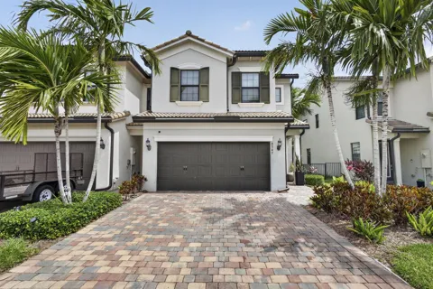 8347 Cadre Noir Road