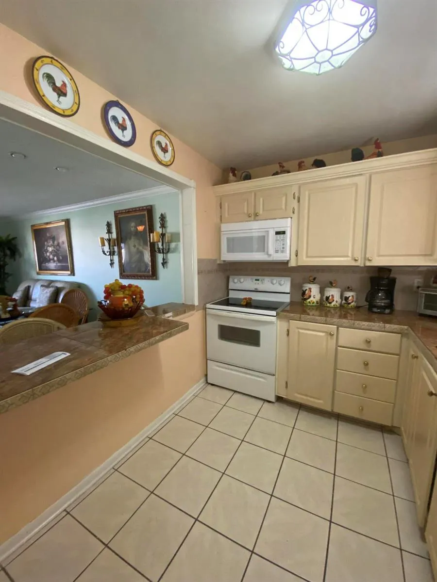 715 Lori Drive #302 Palm Springs, FL 33461