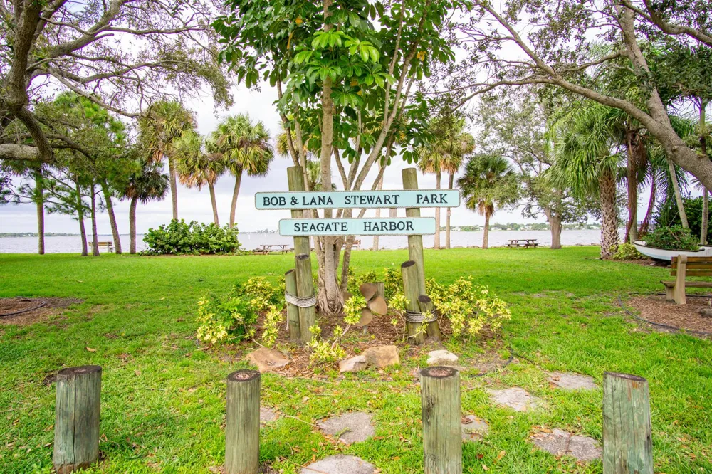 1360 SW Albatross Way Palm City, FL 34990
