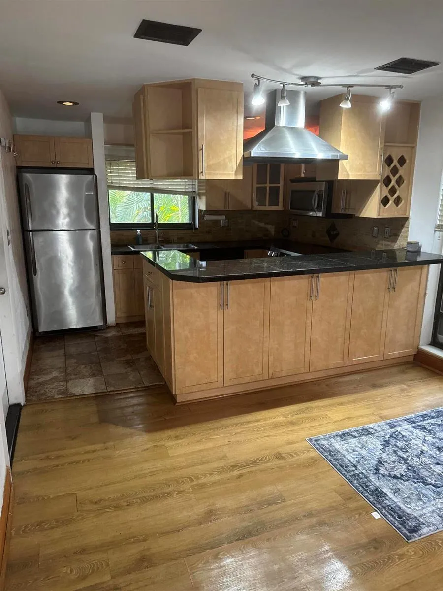 1000 NW N River Drive #16 Miami, FL 33136