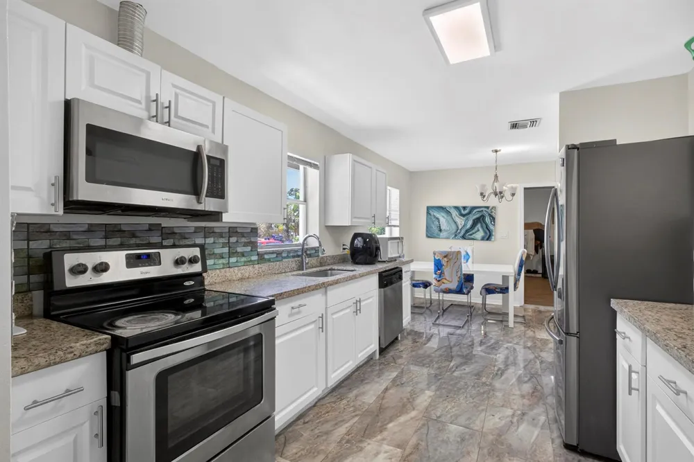 16663 89th Place Loxahatchee, FL 33470