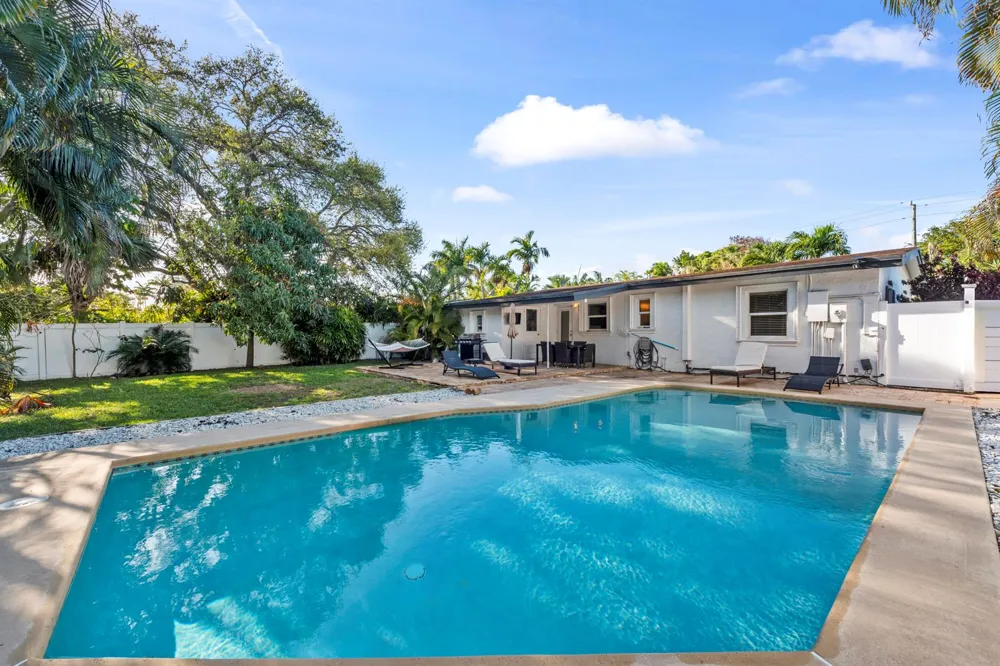 408 NW 29th Street Wilton Manors, FL 33311