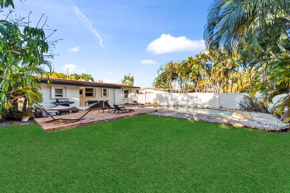 408 NW 29th Street Wilton Manors, FL 33311