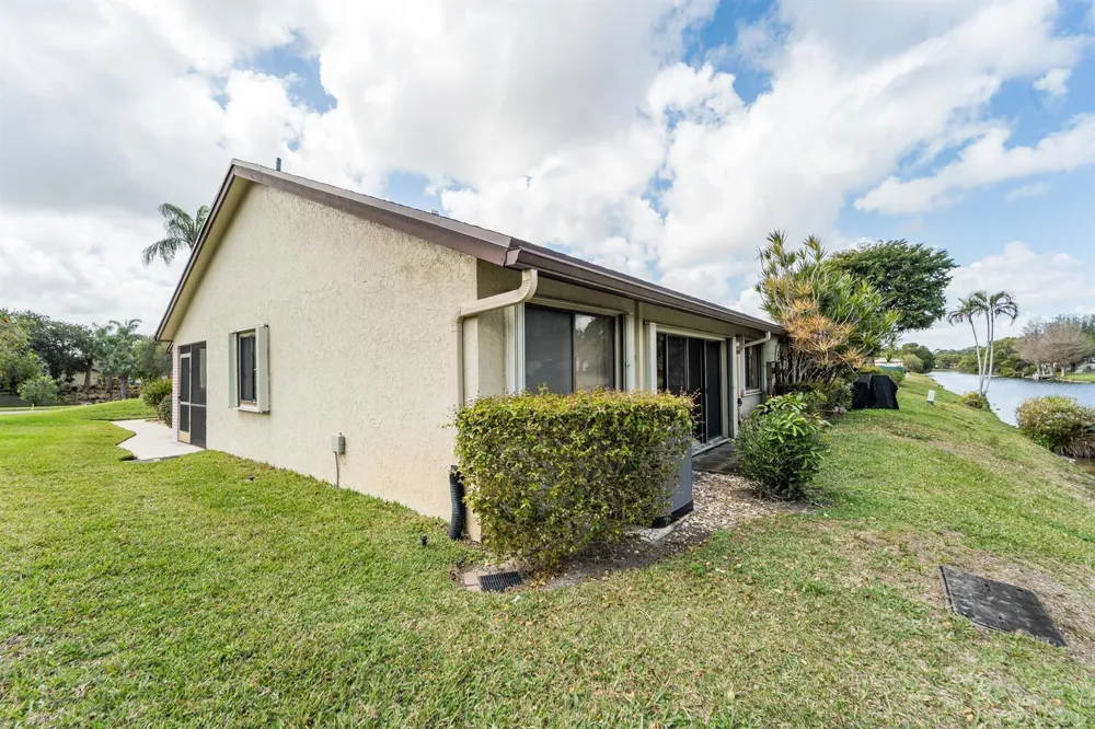 108 Village Walk Drive Royal Palm Beach, FL 33411
