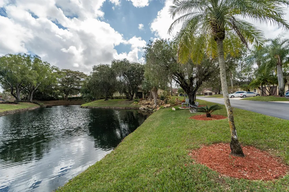 108 Village Walk Drive Royal Palm Beach, FL 33411